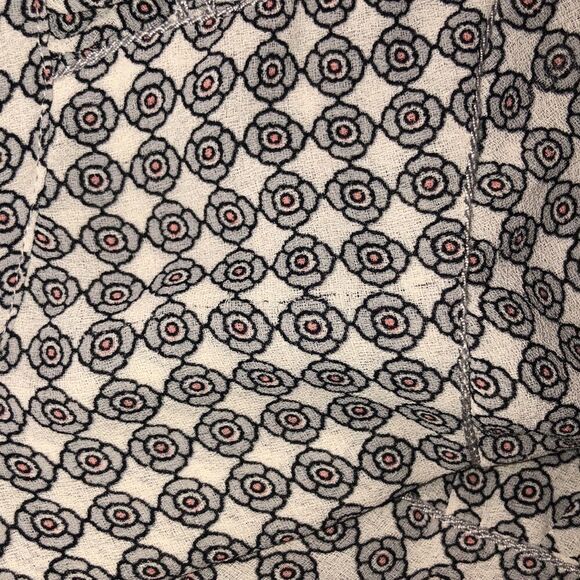 Max Studio S Medallion Print Long Sleeve Pullover 3 Button Front V-Neck Blouse - Picture 16 of 16